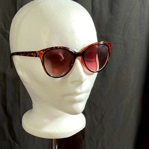 Lucky Brand Sunglasses. Size. OS. Women. Worn once, Like new condition!!
